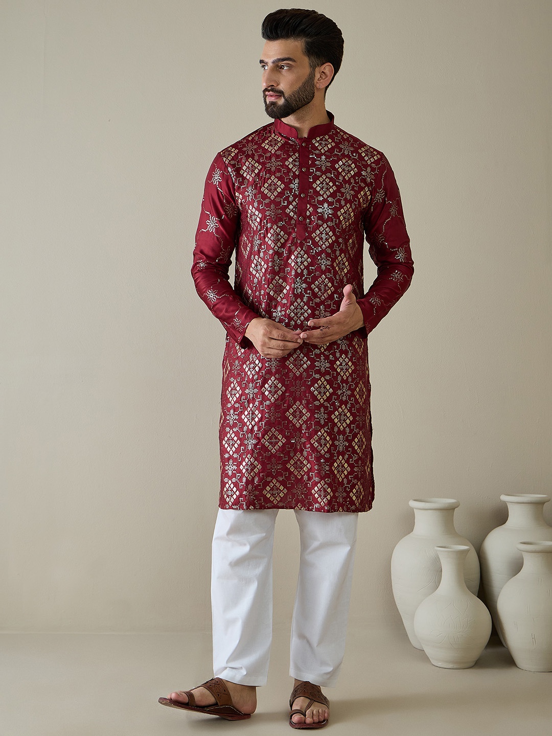 

Anouk Men Geometric Embroidered Thread Work Kurta, Maroon