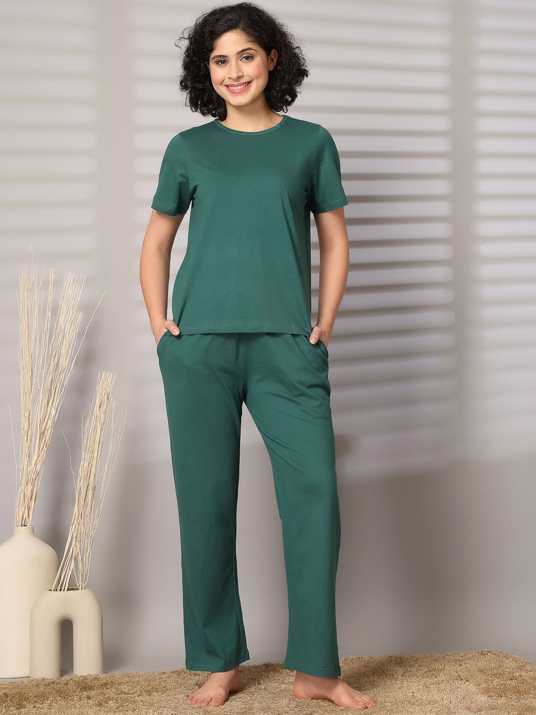 

ETC Women Pure Cotton Solid Night suit, Green