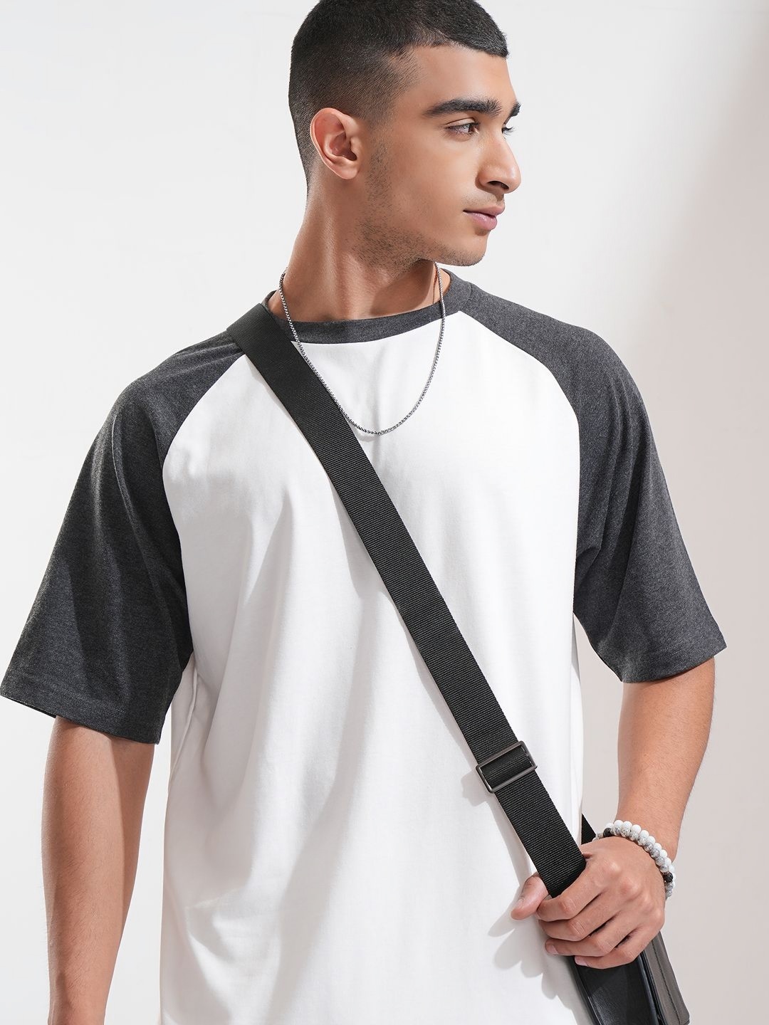 

HIGHLANDER Men Colourblocked Round Neck Cotton T-shirt, White