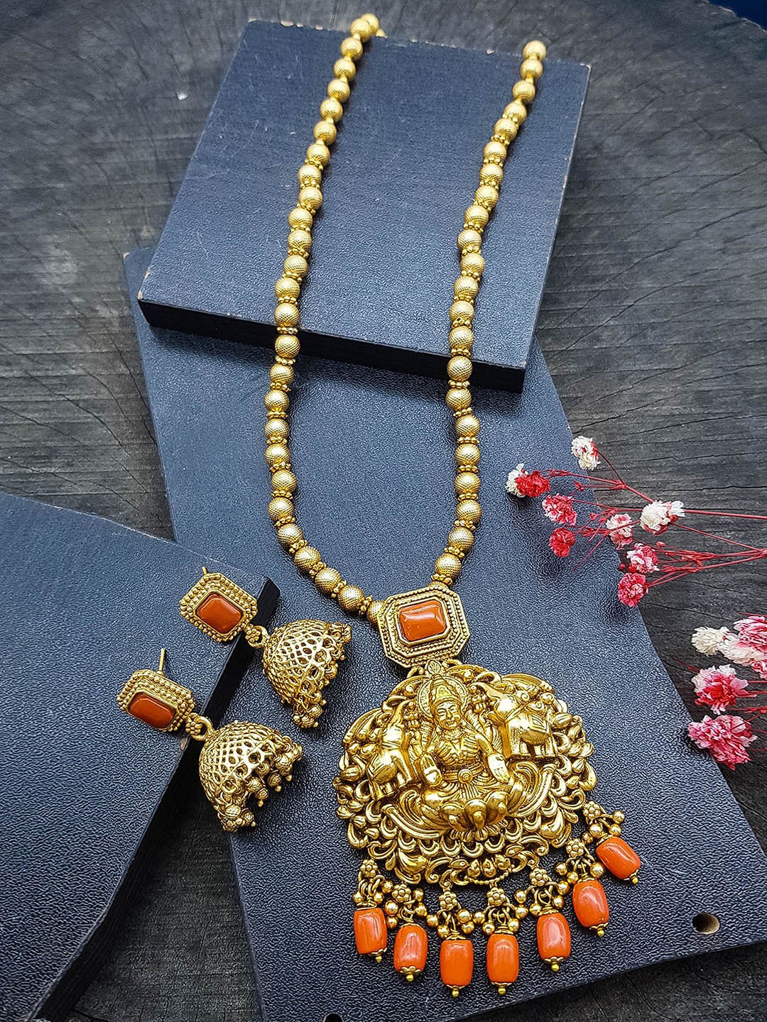 

GRIIHAM Gold-Plated Beaded Necklace & Earrings