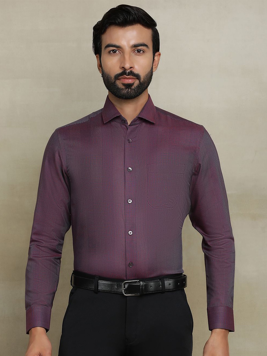 

METAL Men Spread Collar Textured Cotton Slim Fit Formal Shirt, Purple