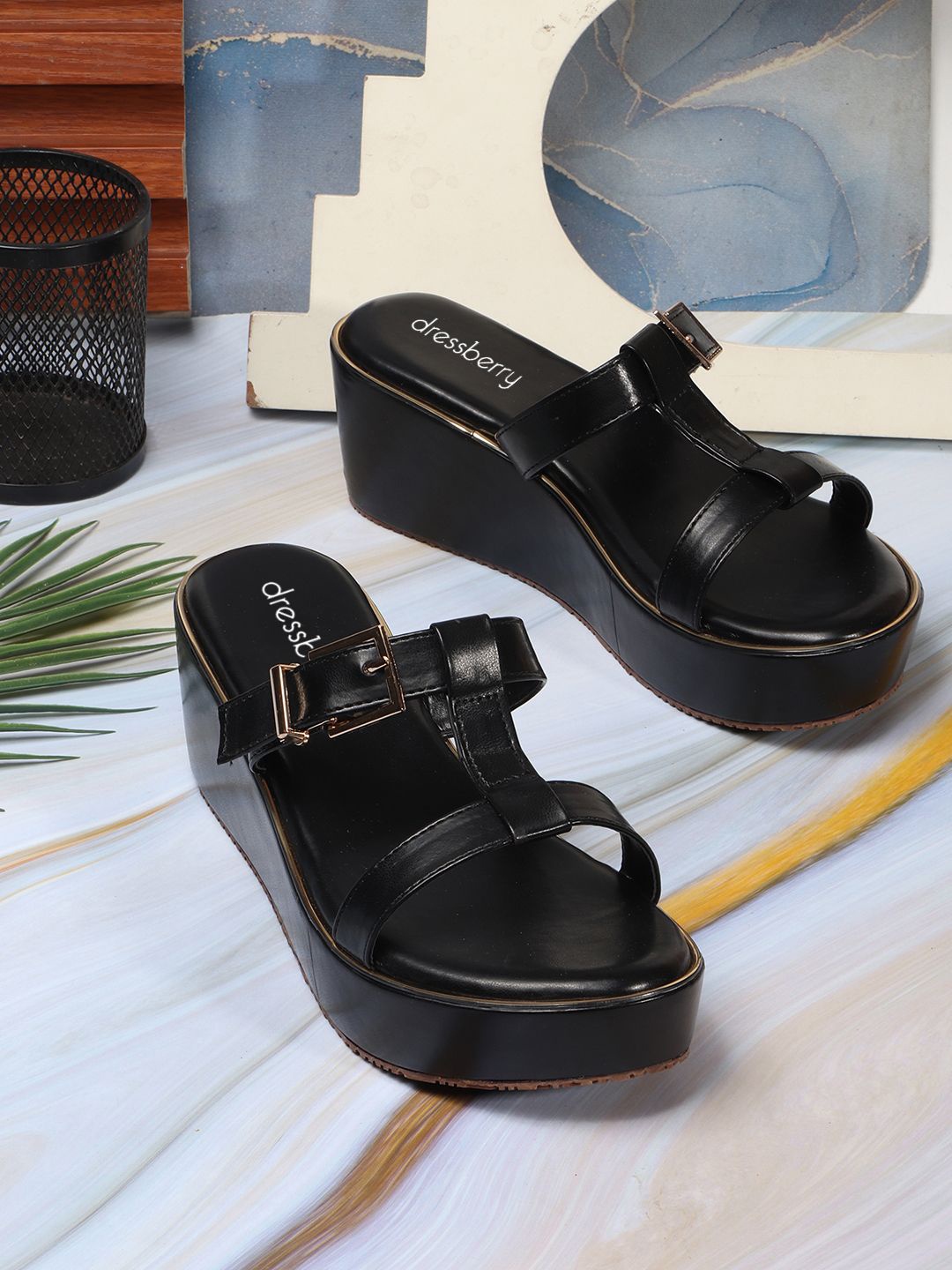 

DressBerry Women Solid Wedge Sandals, Black