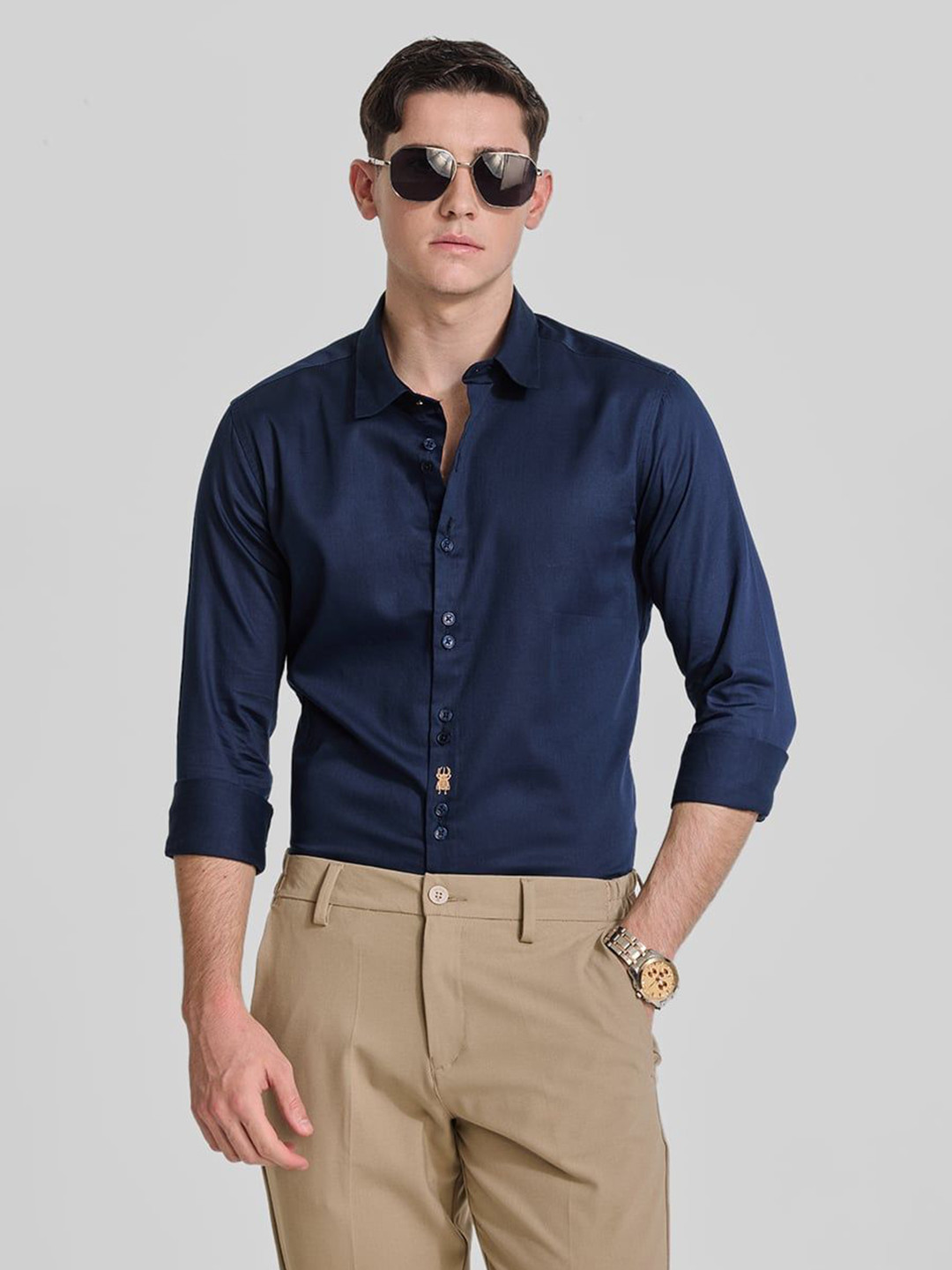 

Snitch Men Smart Spread Collar Solid Cotton Casual Shirt, Navy blue