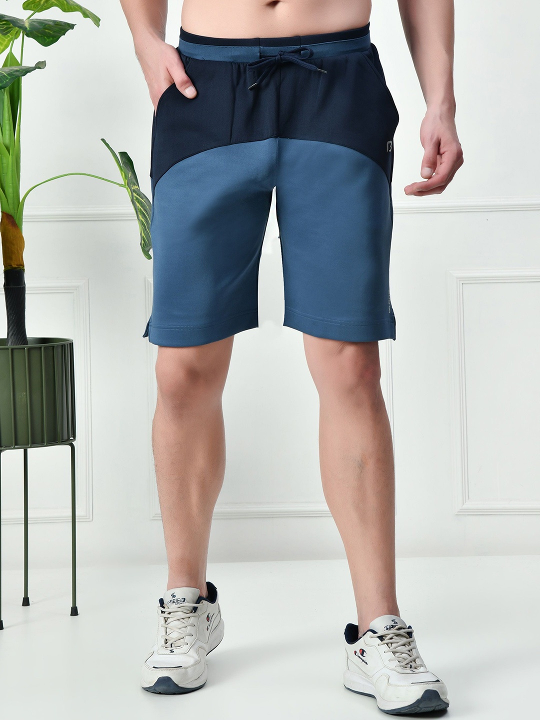 

Bildos Men Mid-Rise Regular Shorts, Blue