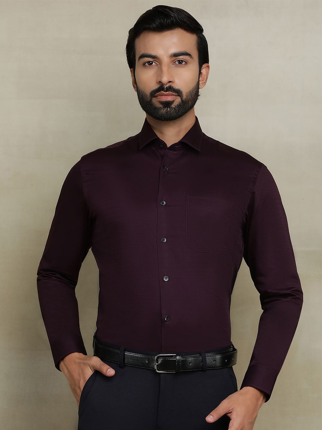 

METAL Men Spread Collar Solid Cotton Slim Fit Formal Shirt, Purple