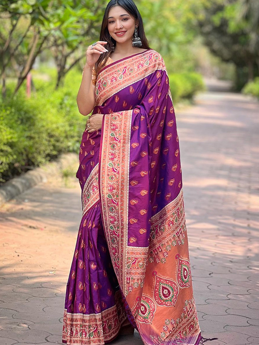 

SGF11 Woven Design Zari Pure Silk Kanjeevaram Saree, Purple