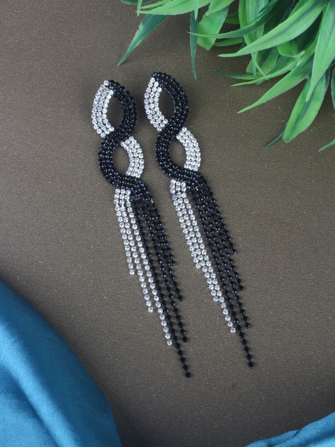 

KPOP Contemporary Drop Earrings, Silver