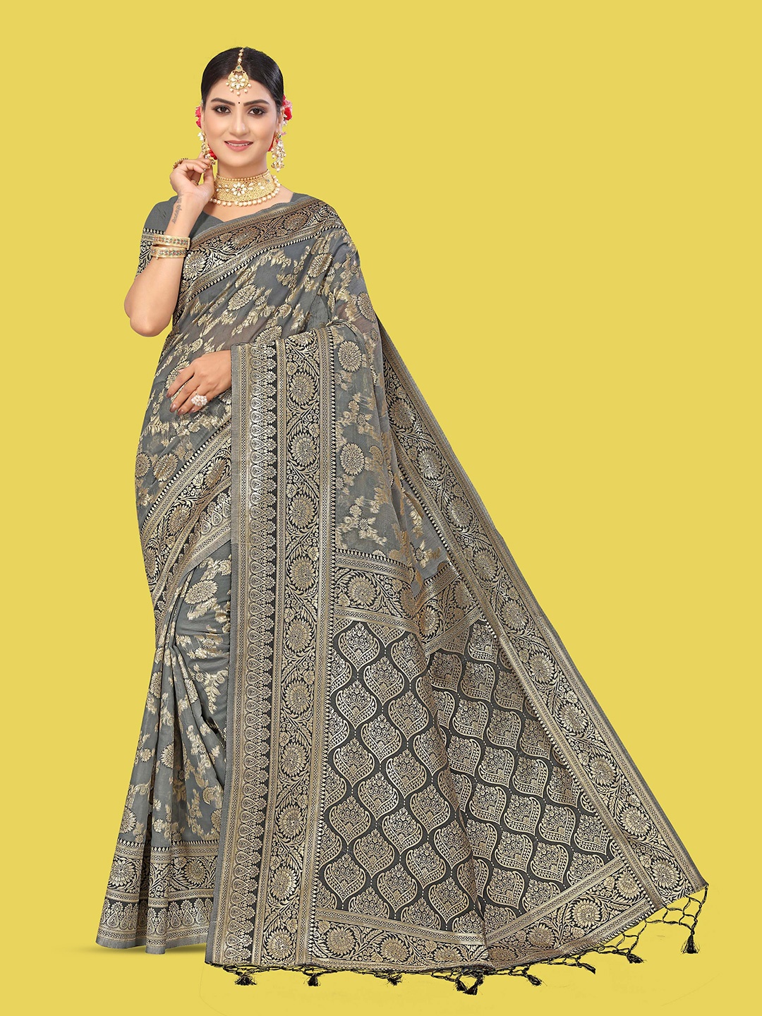 

Maroosh Woven Design Zari Saree, Grey