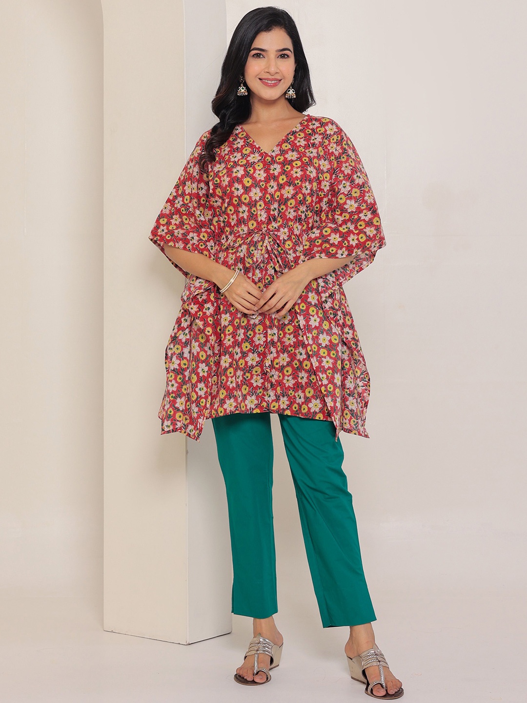 

GULAB CHAND TRENDS Women Floral Printed V-Neck Cotton Top, Red