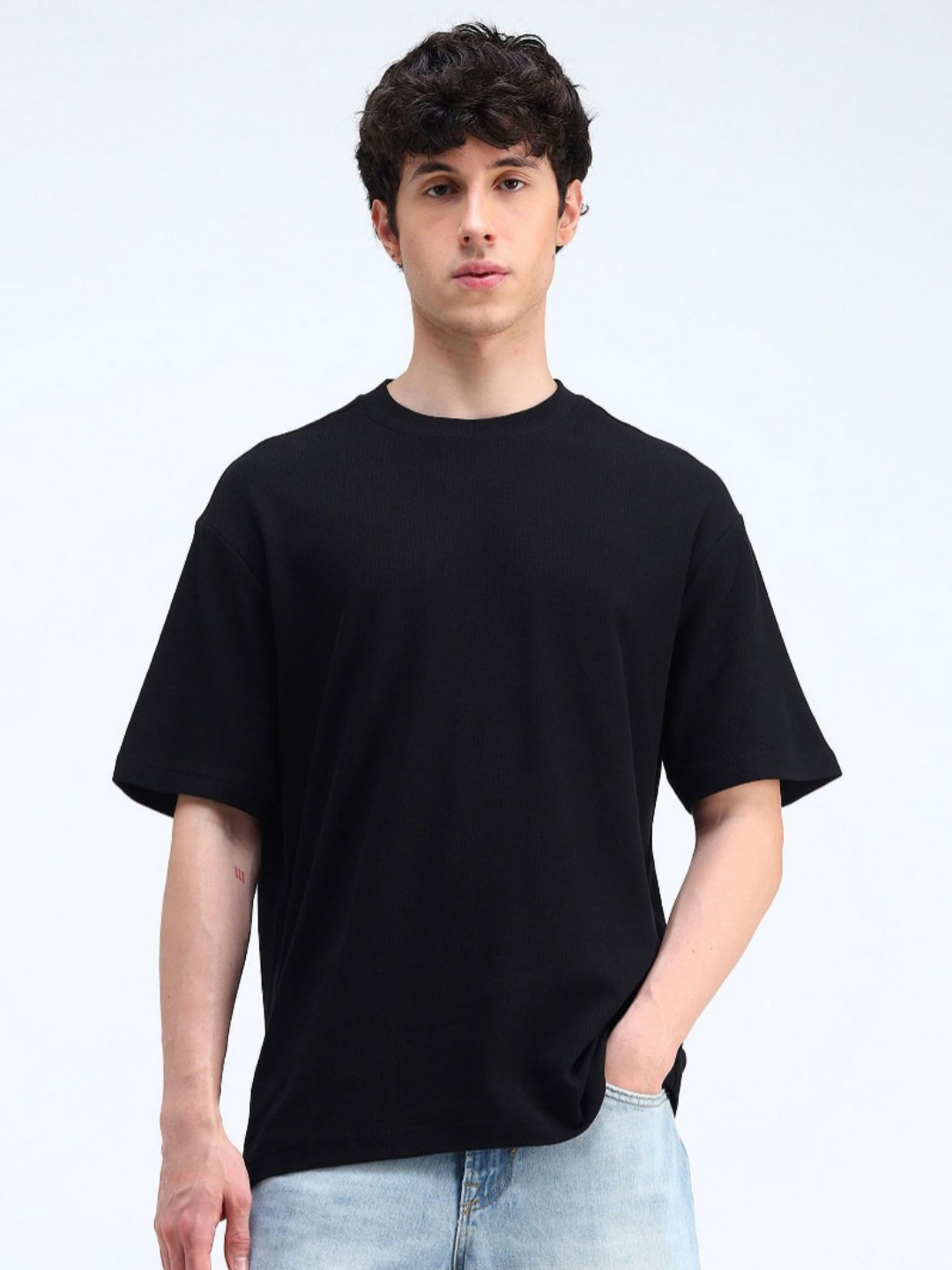 

Flying Machine Men Solid Round Neck Cotton T-shirt, White