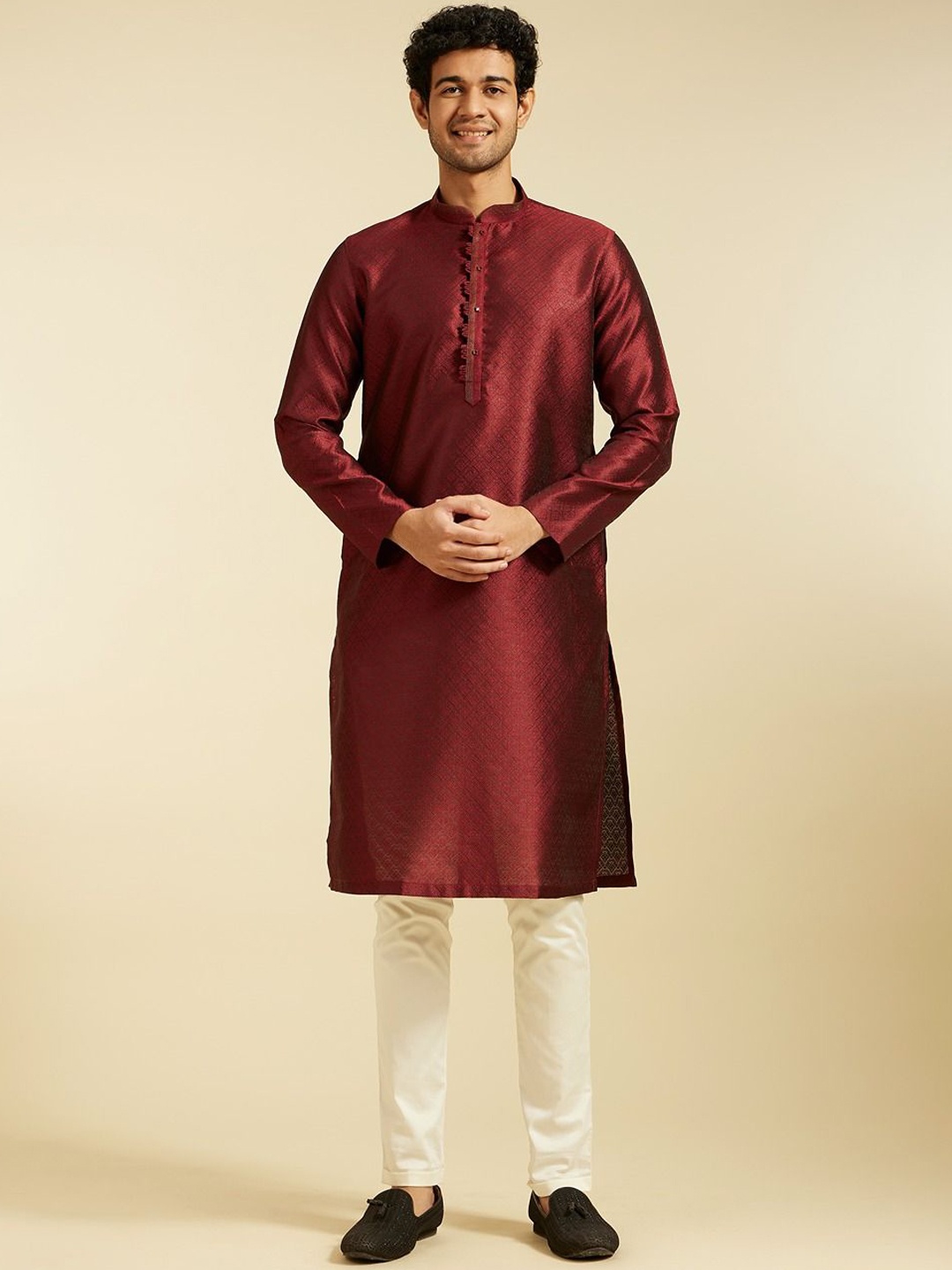 

Diwas by Manyavar Geometric Woven Design Thread Work Mandarin Collar Straight Kurta, Maroon