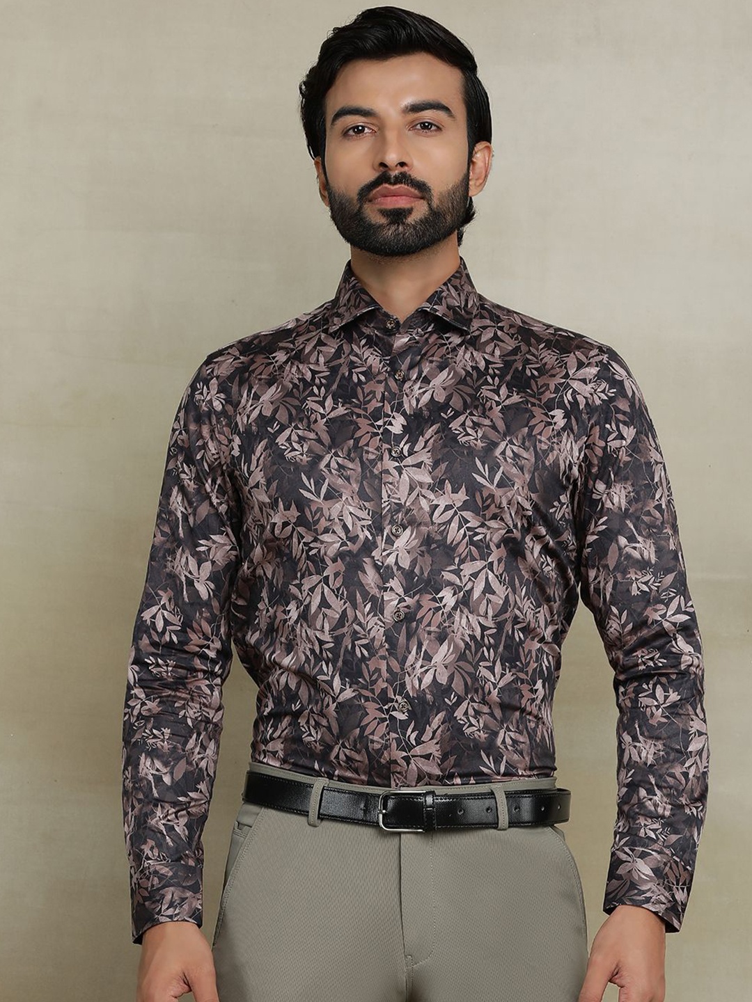 

JB STUDIO Men Spread Collar Ethnic Motifs Printed Cotton Slim Fit Casual Shirt, Brown