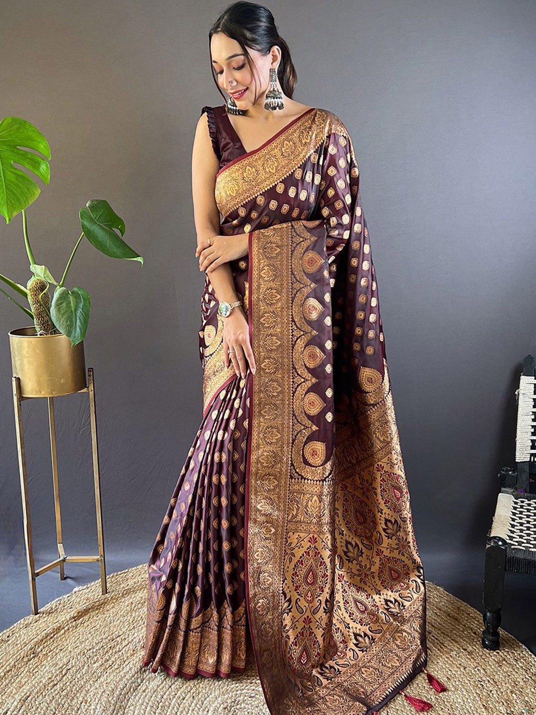 

SGF11 Woven Design Zari Pure Silk Kanjeevaram Saree, Maroon