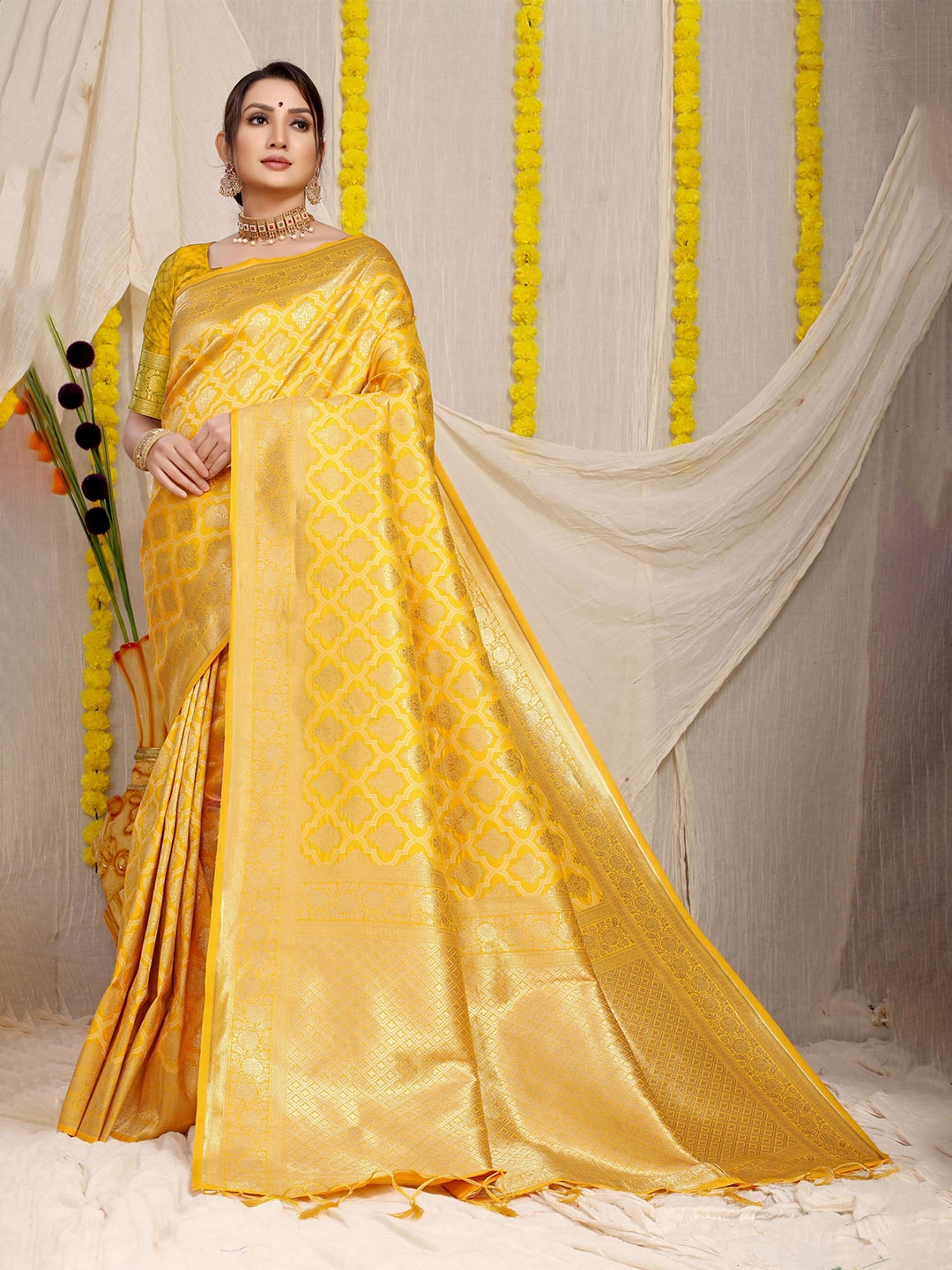 

Royal Rajgharana Saree Ethnic Motifs Zari Pure Silk Banarasi Sarees, Yellow