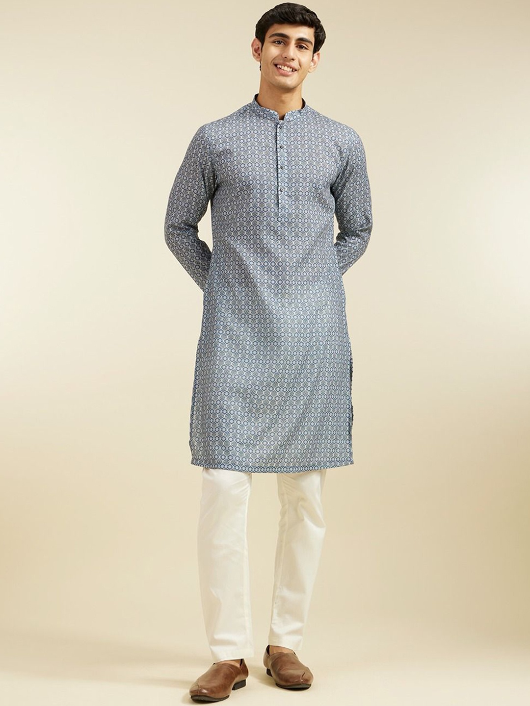 

Diwas by Manyavar Men Geometric Woven Design Mandarin Collar Straight Kurta, Blue