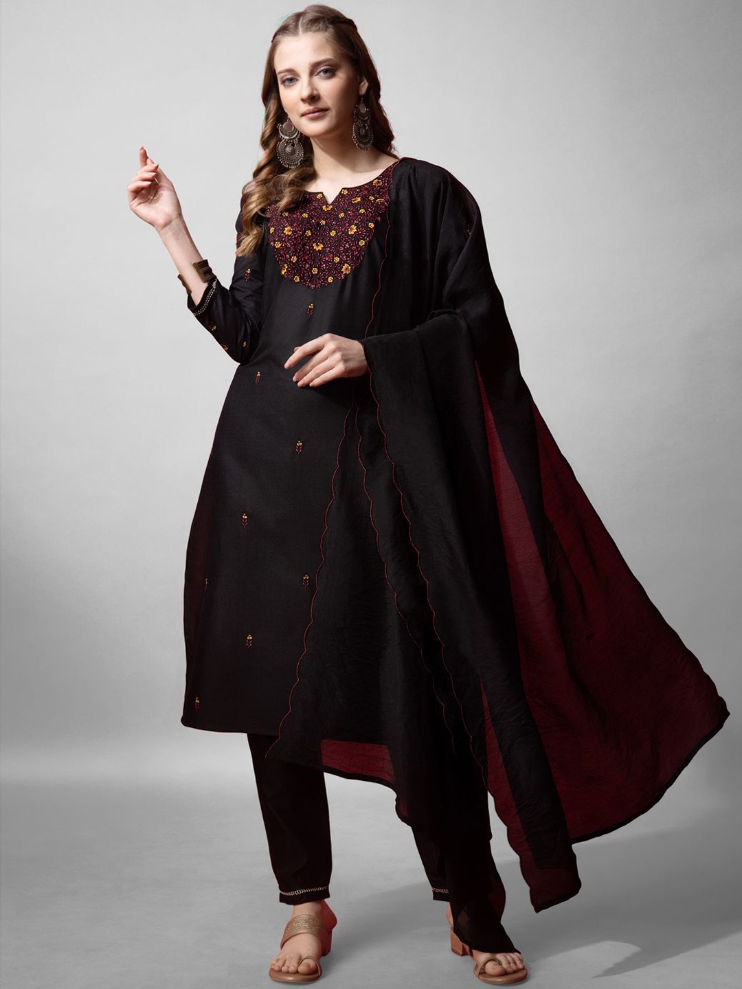 

KAYOMMI Floral Embroidered Notch Neck Straight Kurta with Trousers & Dupatta, Black