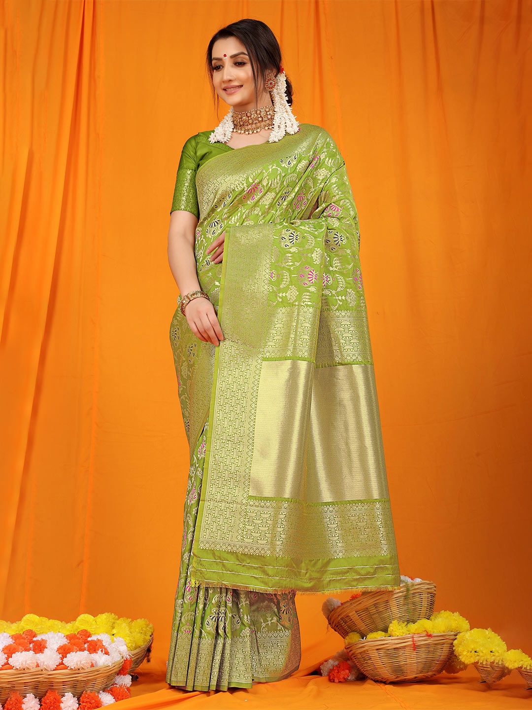 

Royal Rajgharana Saree Ethnic Motifs Zari Pure Silk Banarasi Sarees, Lime green