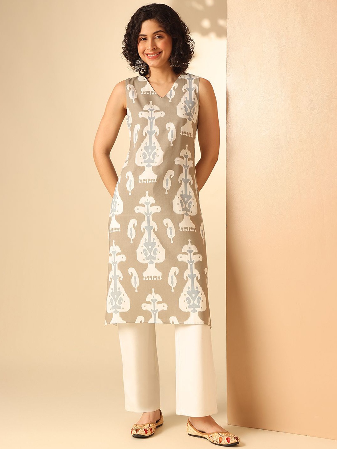 

Anouk Rustic Women Ethnic Motifs Printed Kurta, Grey