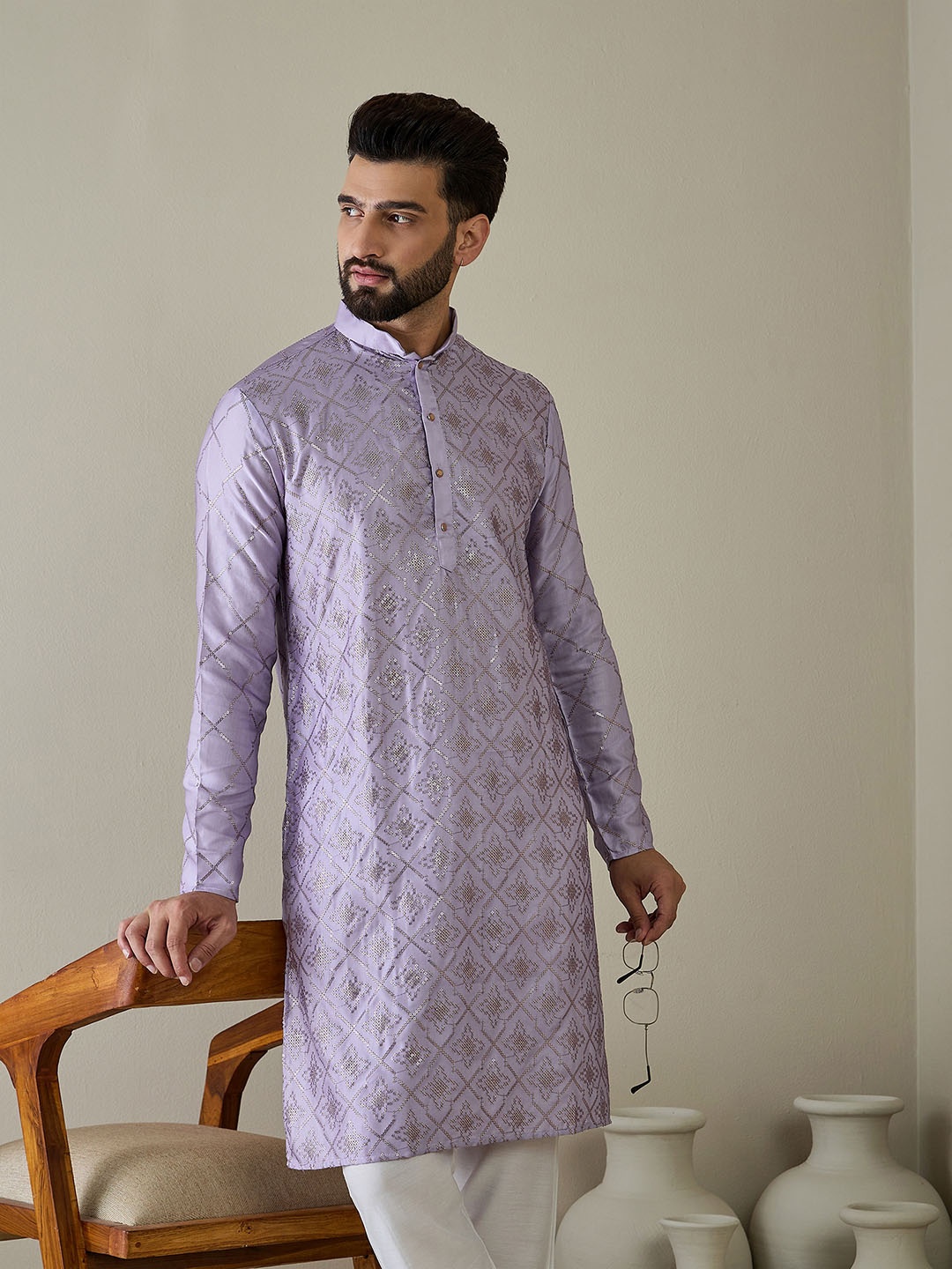 

Anouk Men Geometric Embellished Thread Work Kurta, Purple