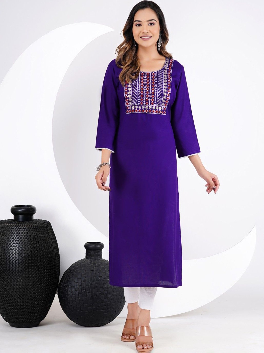 

FASHION FEMINA LUDHIANA Women Embroidered Thread Work Kurta, Violet