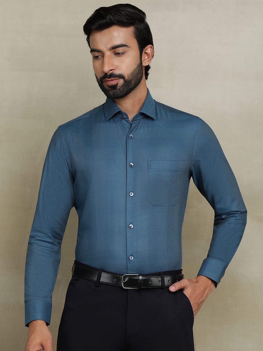 

METAL Men Spread Collar Textured Cotton Slim Fit Formal Shirt, Blue