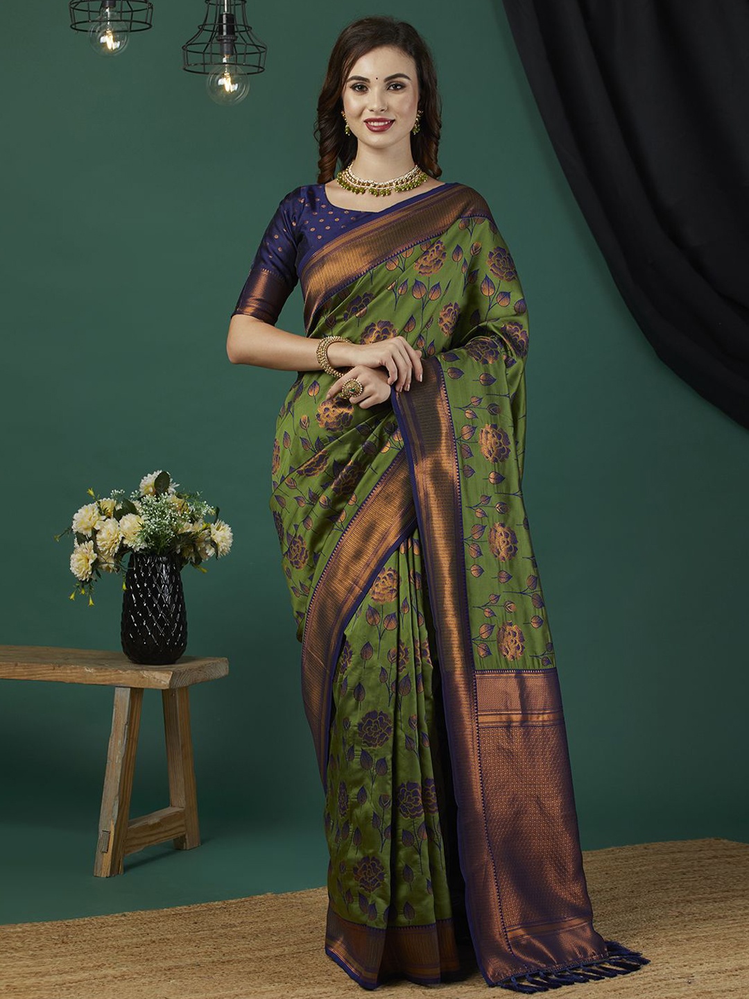 

HI FI NX Floral Woven Design Pure Silk Banarasi Saree, Green