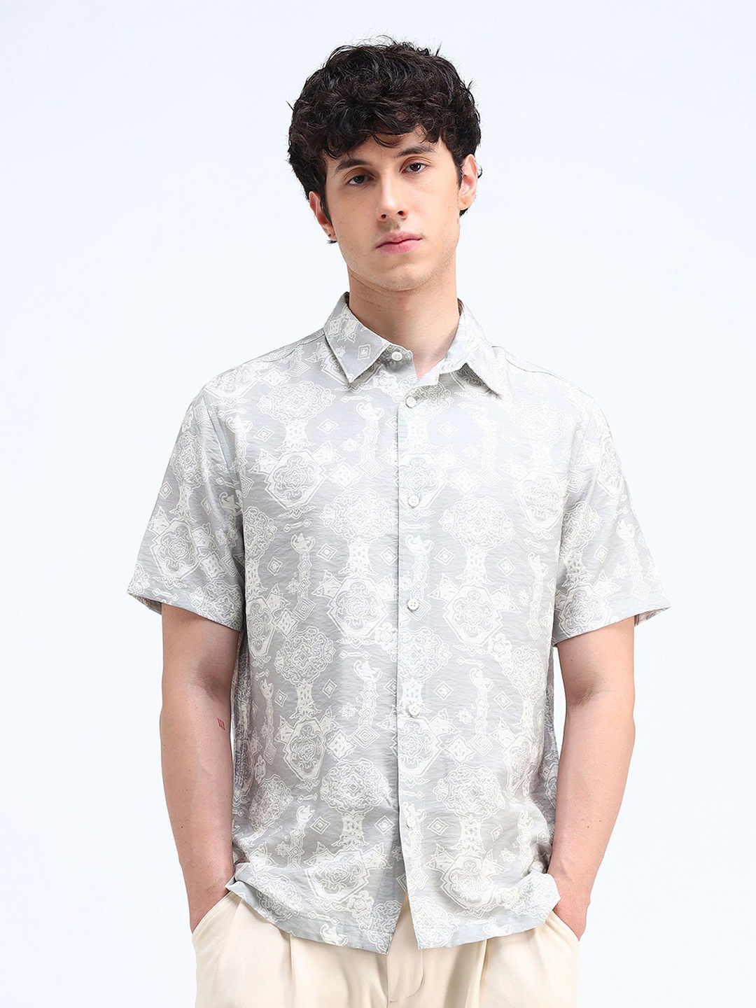 

Flying Machine Men Floral Printed Casual Shirt, Grey