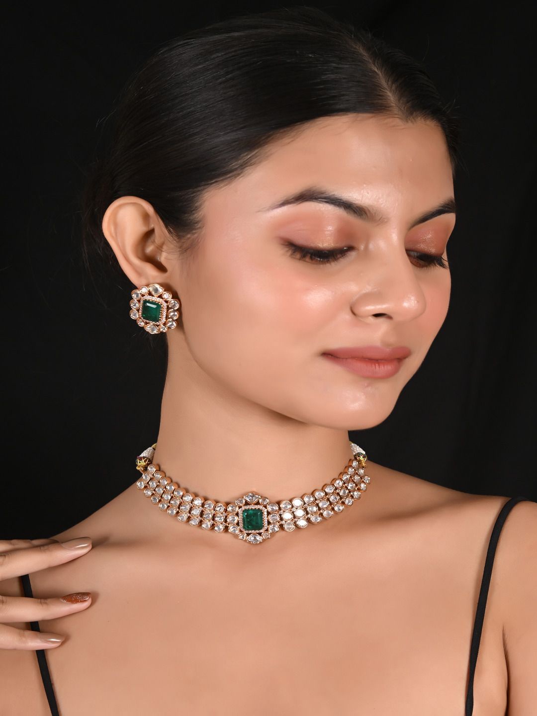 

RATNAVALI JEWELS Gold-Plated Kundan Stone-Studded Jewellery Set