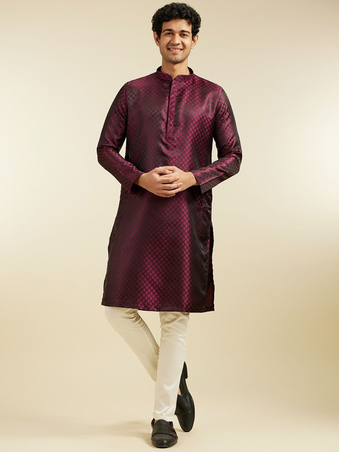 

Diwas by Manyavar Men Ethnic Motifs Woven Design Mandarin Collar Straight Kurta, Purple