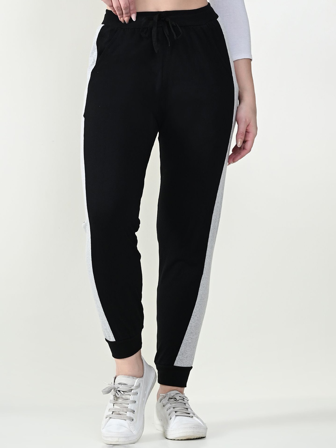 

BAESD Women Mid-Rise Cotton Joggers, Black