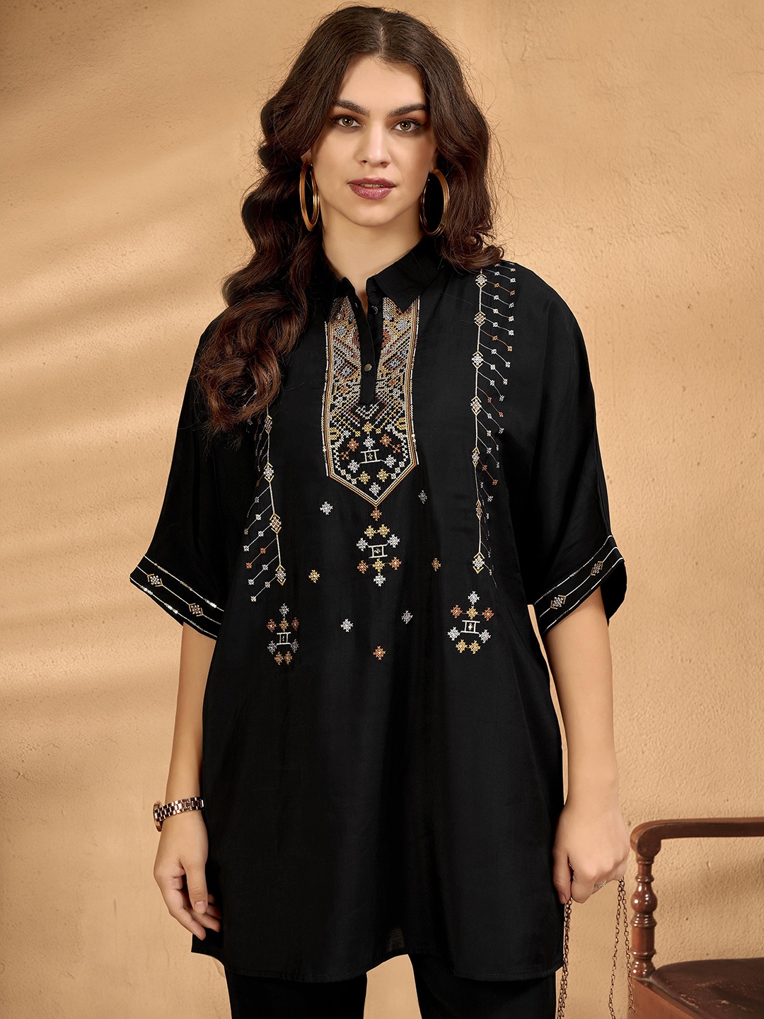 

Anouk Embroidered Kaftan Top & Trousers Co-Ords, Black