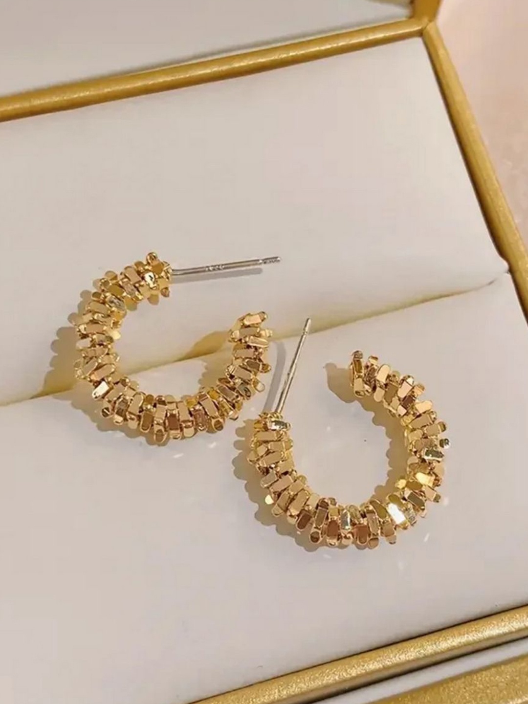 

ISHKAARA Gold-Plated Contemporary Hoop Earrings