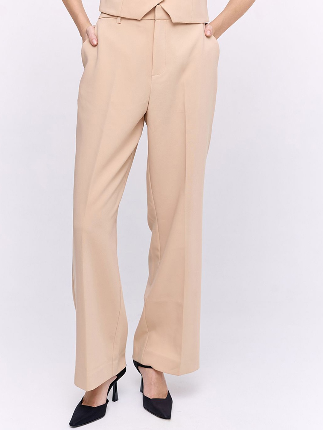 

COVER STORY Women Solid Trousers, Beige