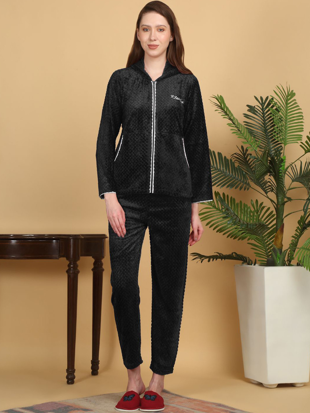 

KLOTTHE Women Solid Hooded Woolen Night Suit, Black
