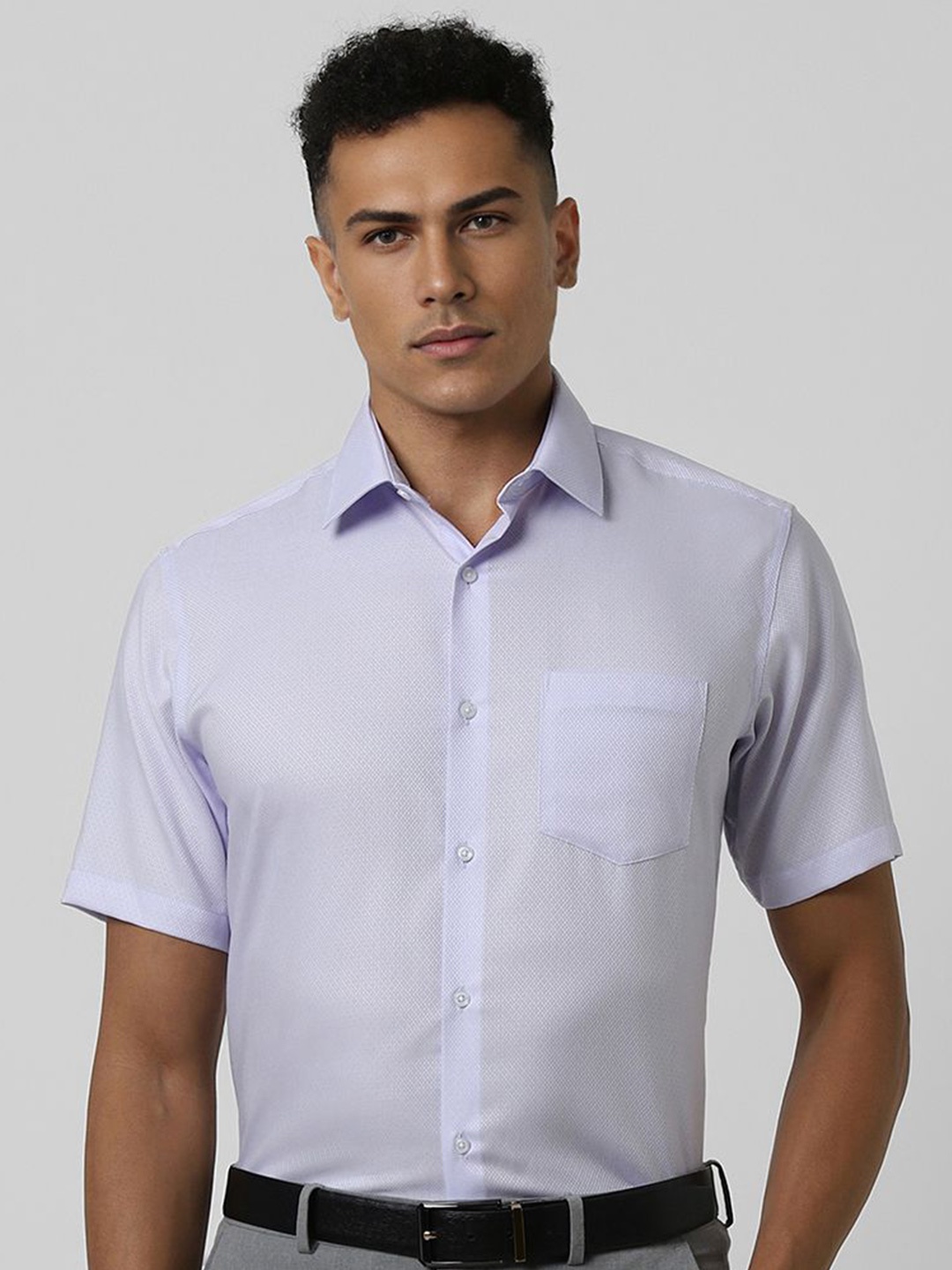 

Van Heusen Men Spread Collar Solid Cotton Slim Fit Formal Shirt, Lavender