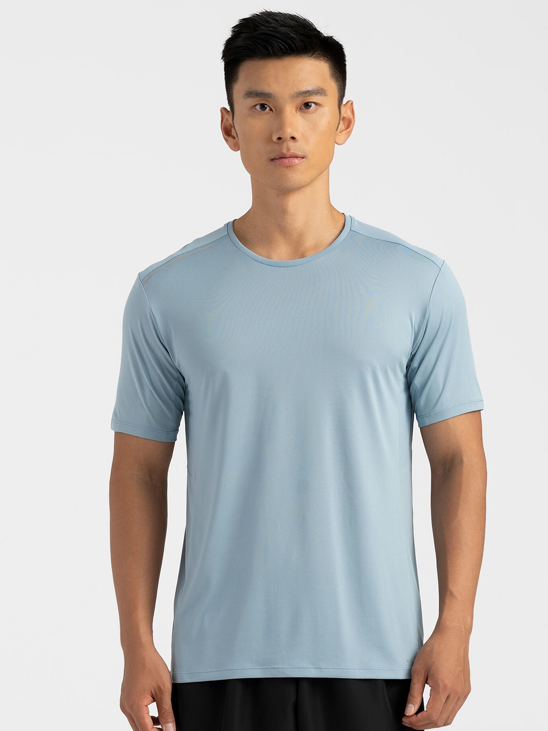 

KIPRUN By Decathlon Men Solid Round Neck T-shirt, Blue