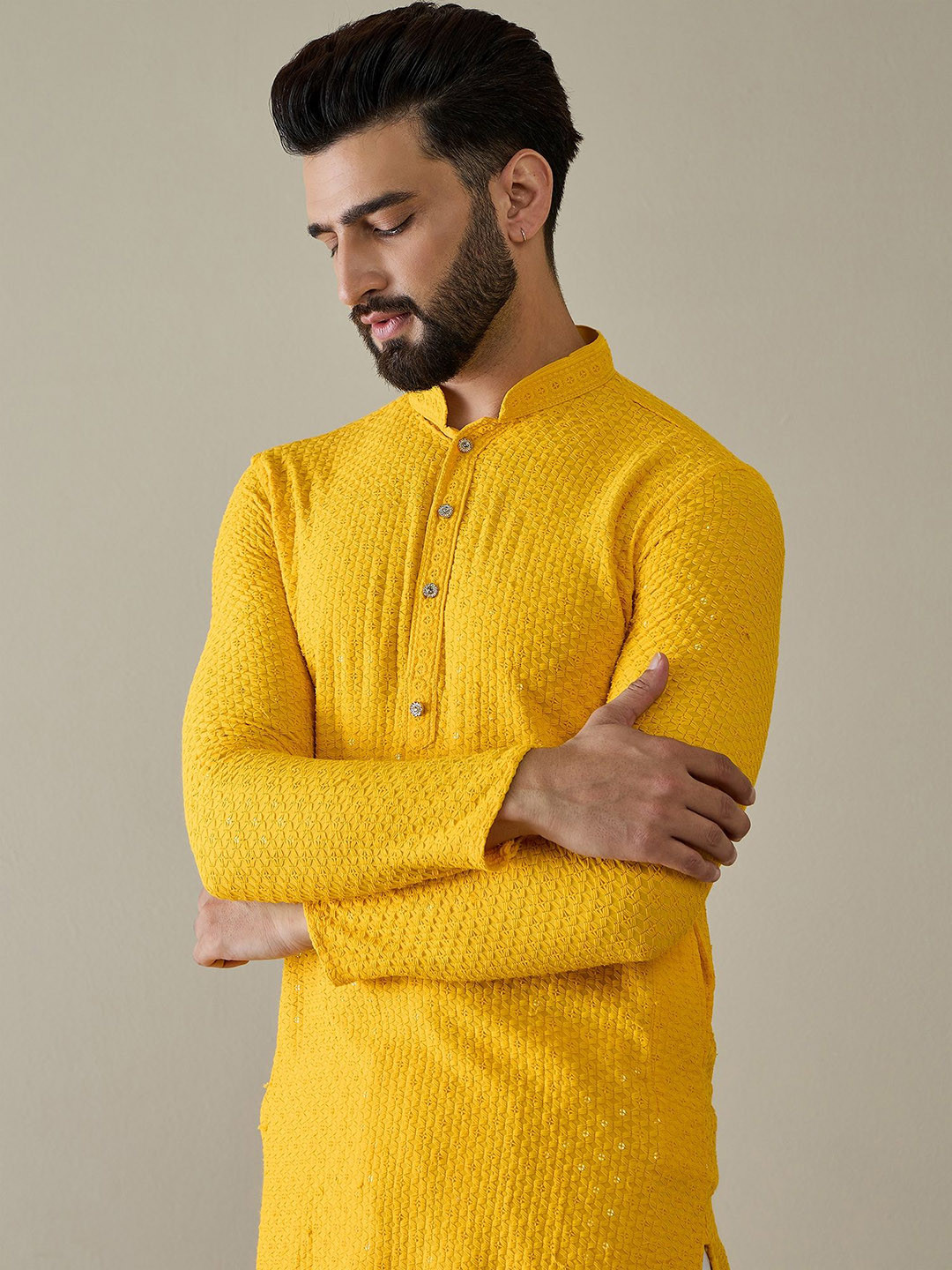 

Anouk Men Geometric Embroidered Thread Work Kurta, Yellow