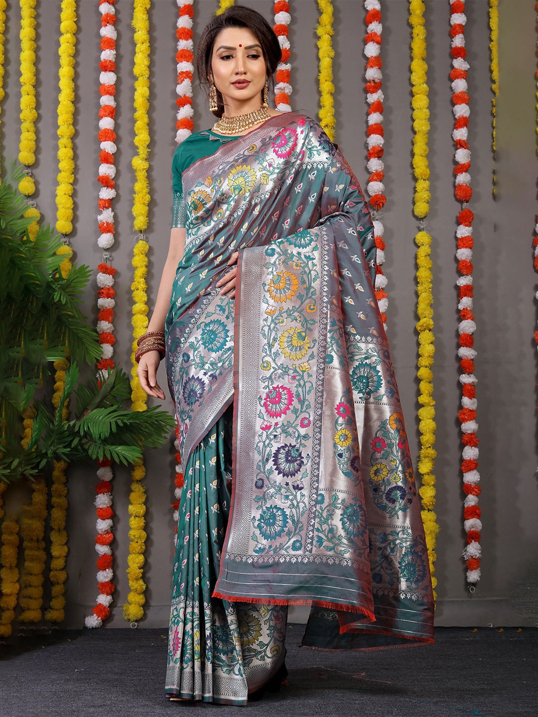 

Royal Rajgharana Saree Ethnic Motifs Zari Pure Silk Kanjeevaram Sarees, Teal
