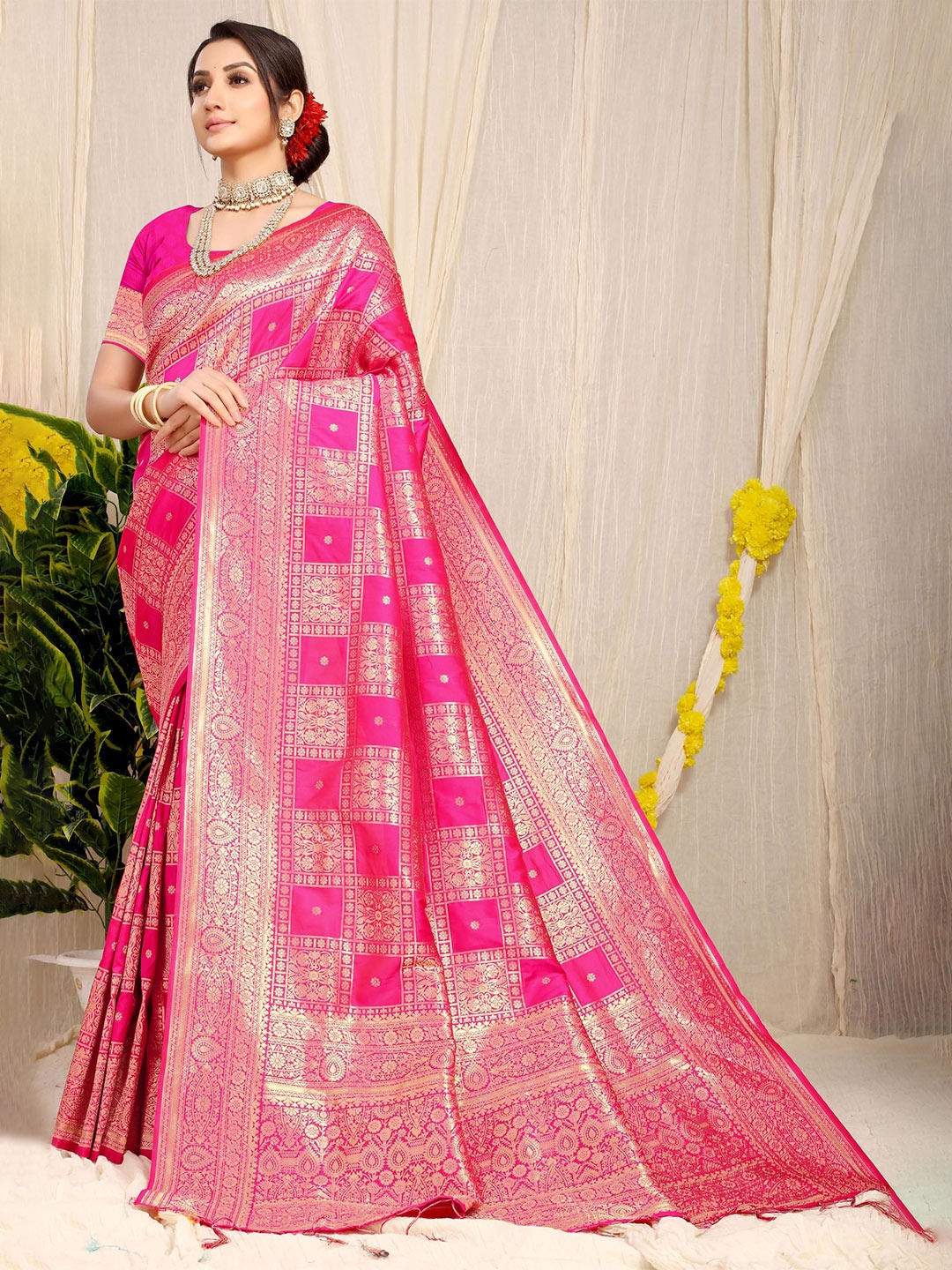 

Royal Rajgharana Saree Ethnic Motifs Zari Pure Silk Banarasi Sarees, Pink