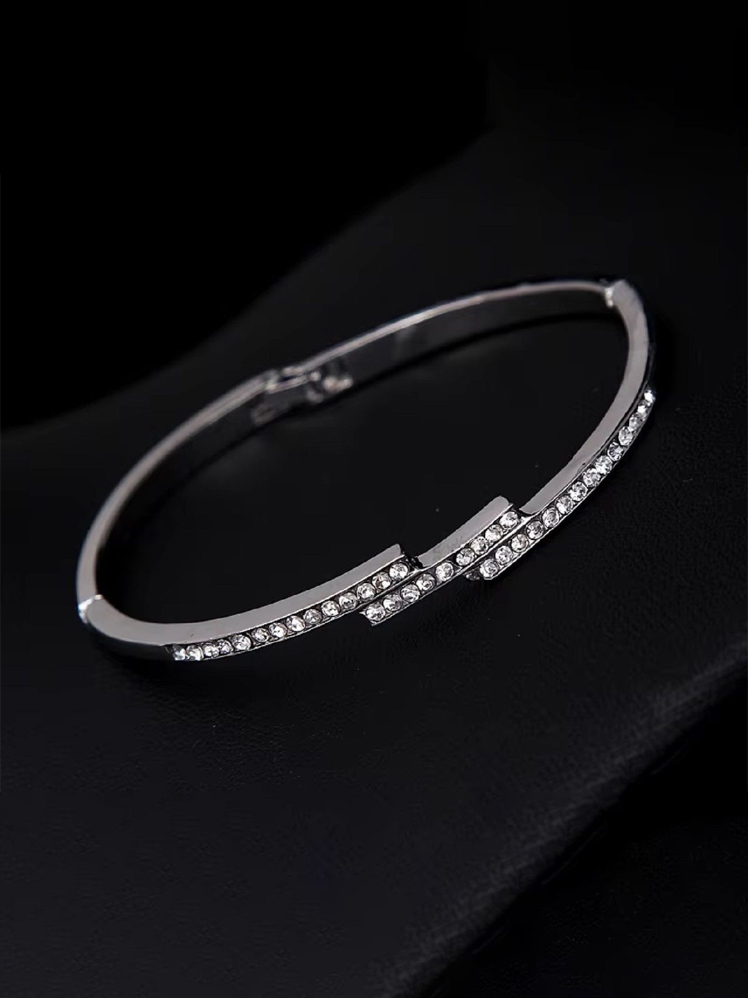 

WATCHSTAR Women Antique Silver-Plated Bangle-Style Bracelet