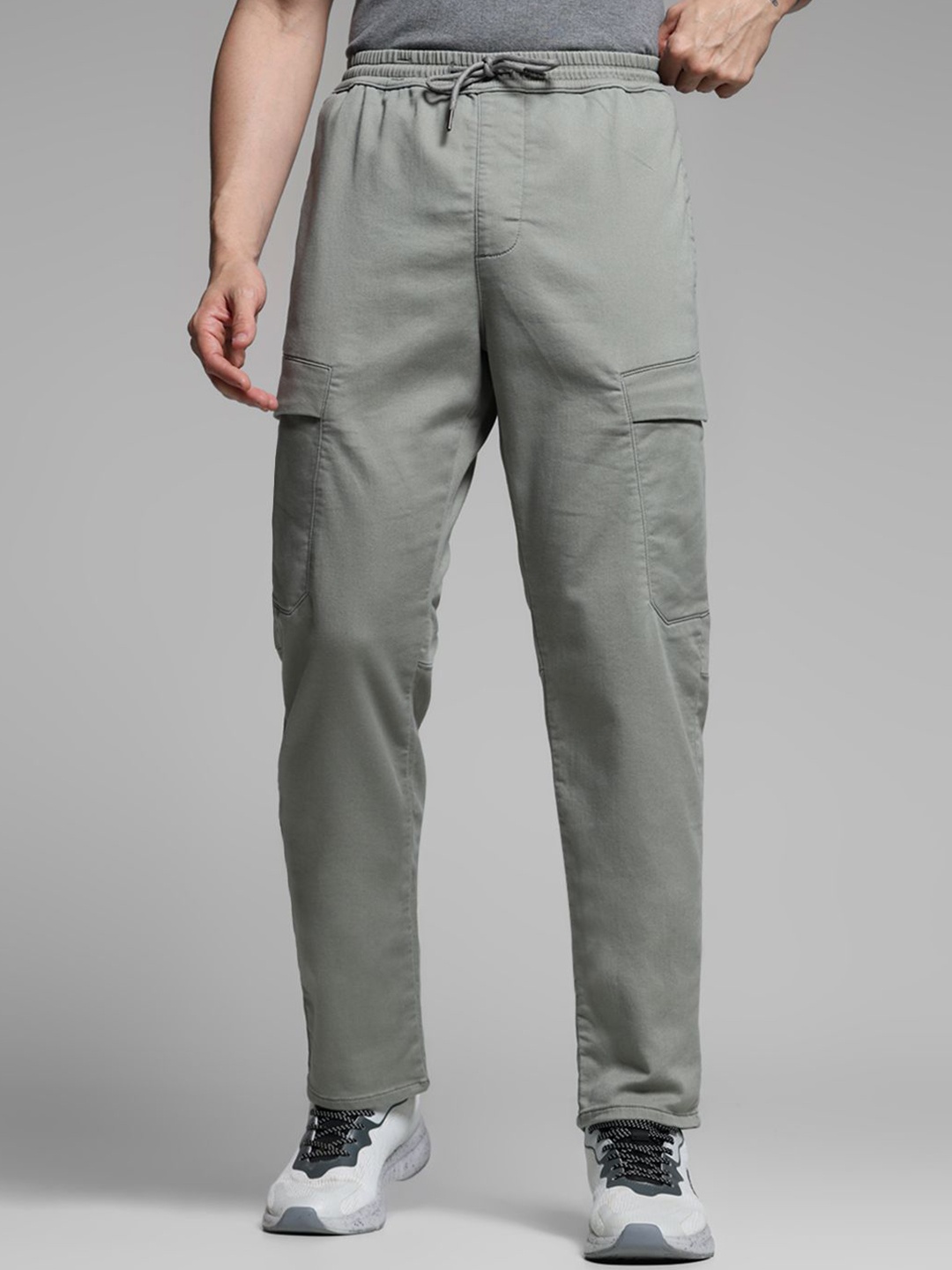

Jack & Jones Men Mom Fit Mid-Rise Cargos Trousers, Grey