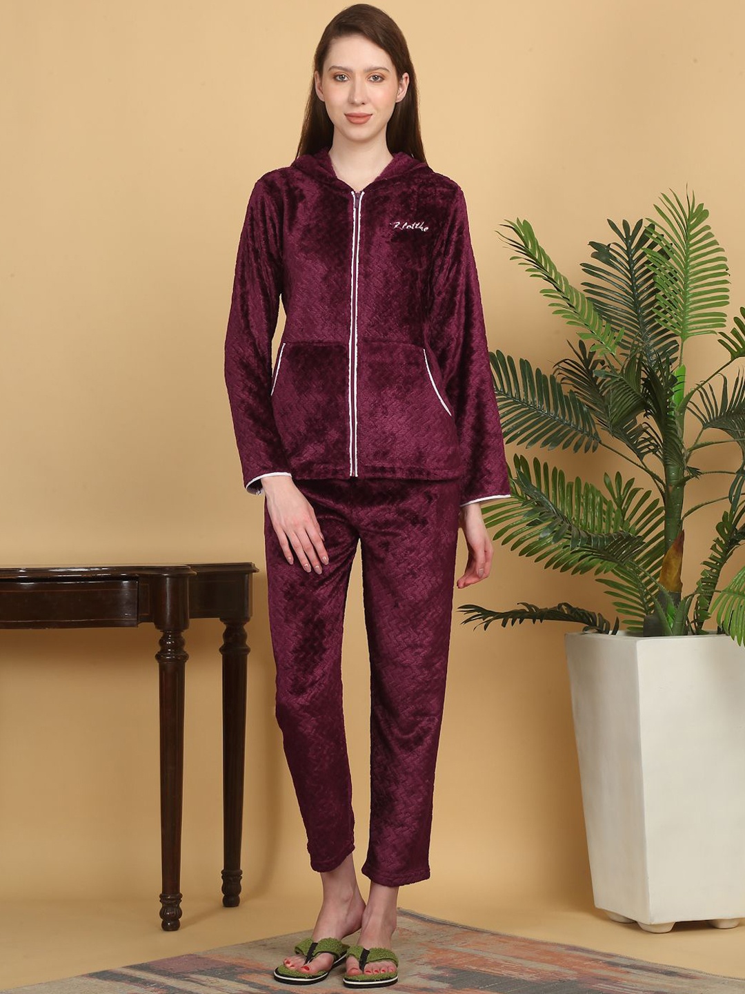 

KLOTTHE Women Long Sleeves Night suit, Maroon