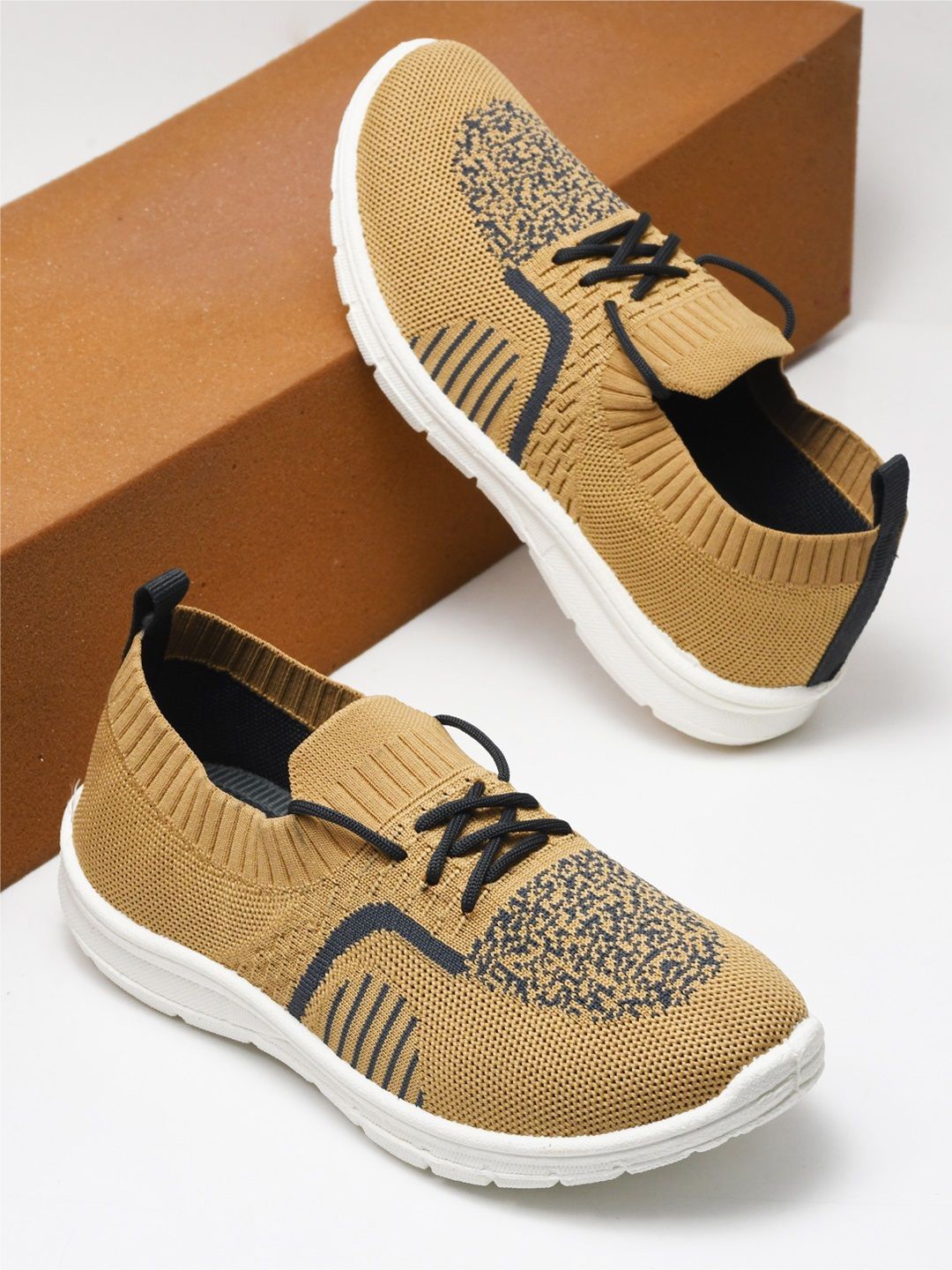 

YK Boys Woven Design Sneakers, Beige