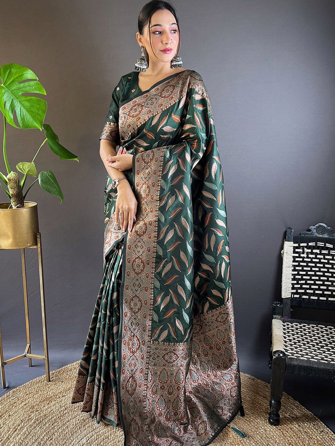 

SGF11 Woven Design Zari Pure Silk Kanjeevaram Saree, Green