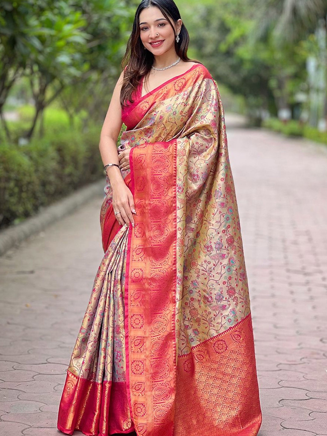 

SGF11 Woven Design Zari Pure Silk Kanjeevaram Saree, Pink