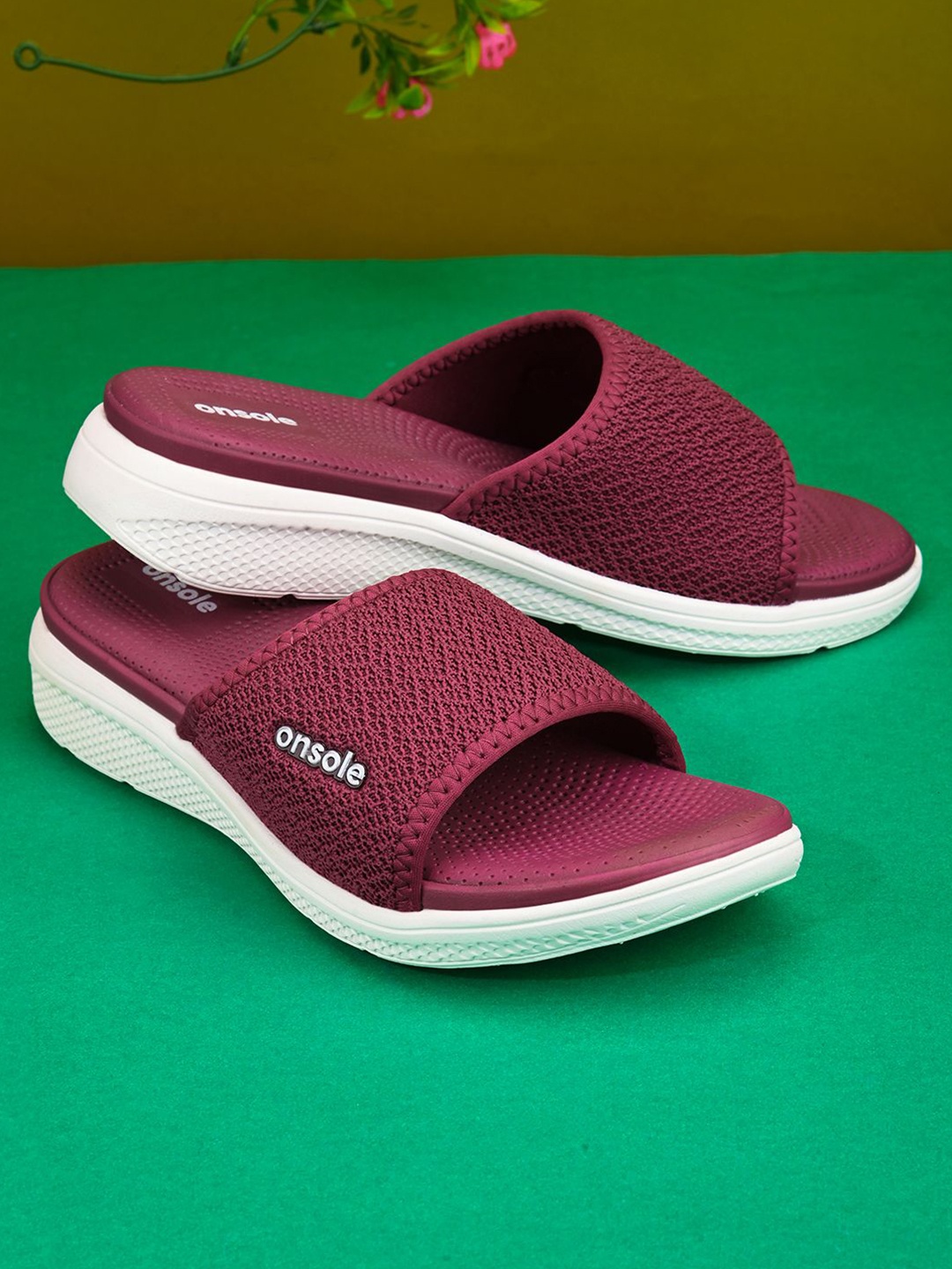 

ONSOLE Women Sliders, Maroon