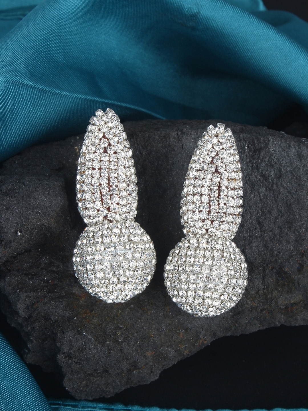 

KPOP Silver-Plated Rhinestone Studded Contemporary Studs Earrings