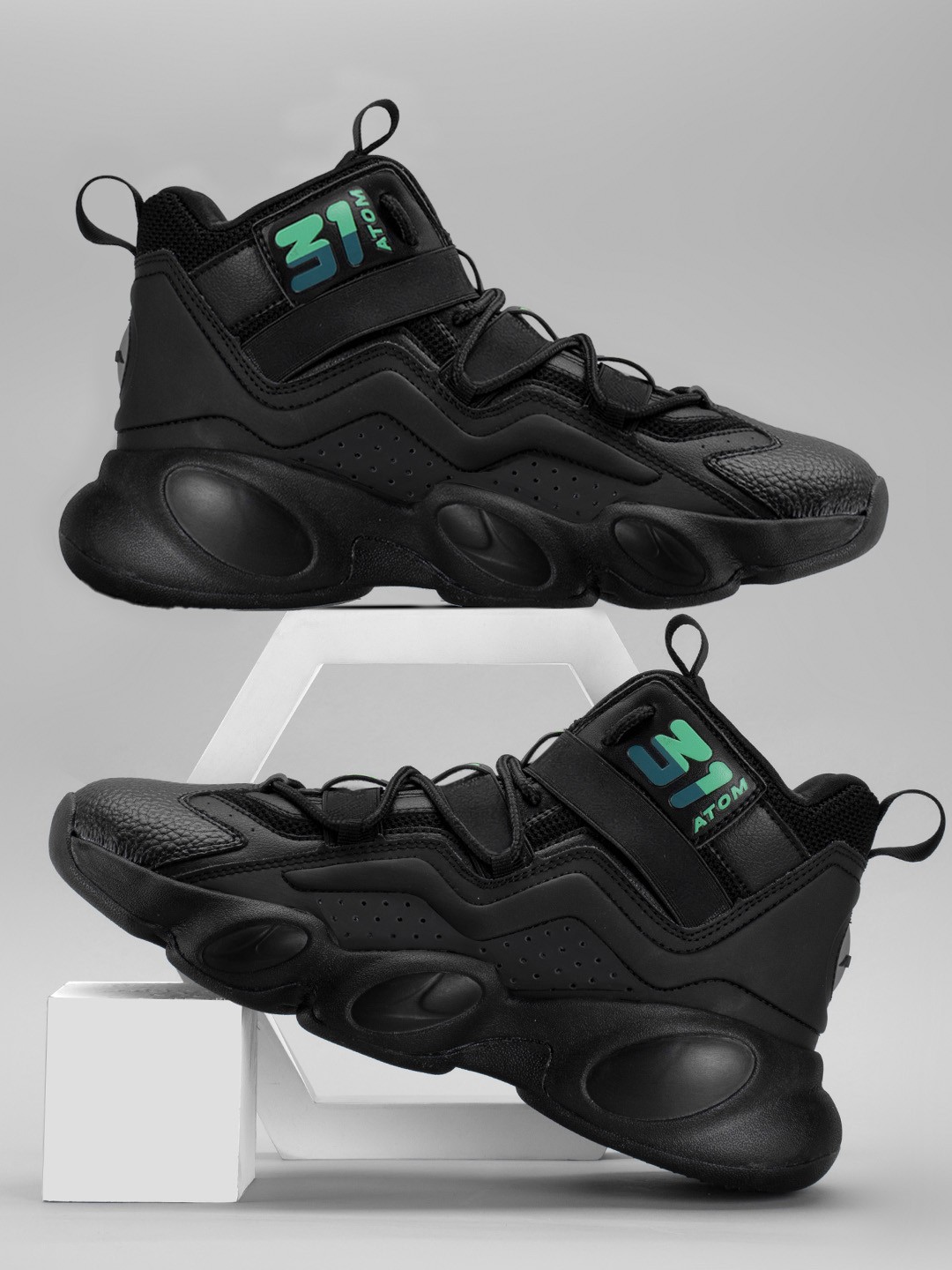 

Atom Men Printed Sneakers, Black