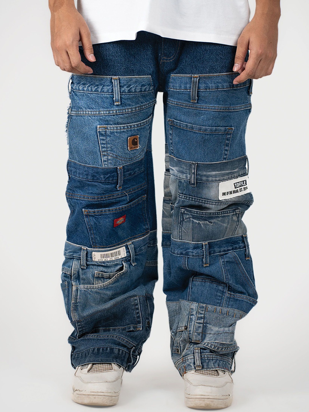 

TOFFLE Unisex Relaxed Fit Cotton Low Distress Light Fade Jeans, Blue