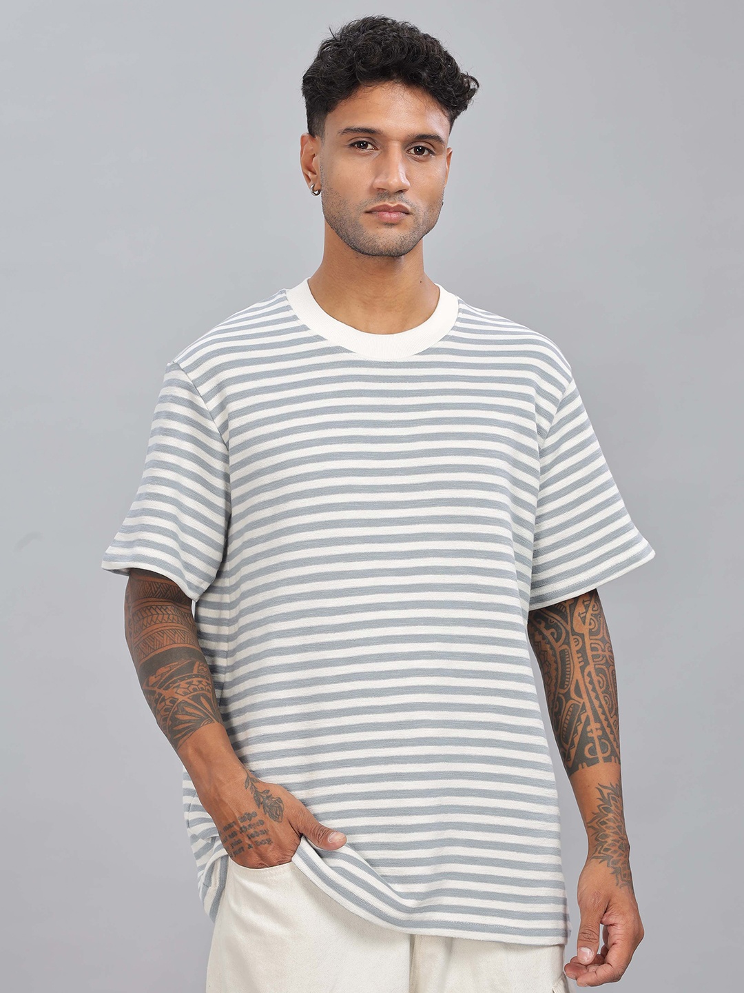 

TOMHIDDLE Men Striped Round Neck Cotton Relaxed Fit T-shirt, Grey